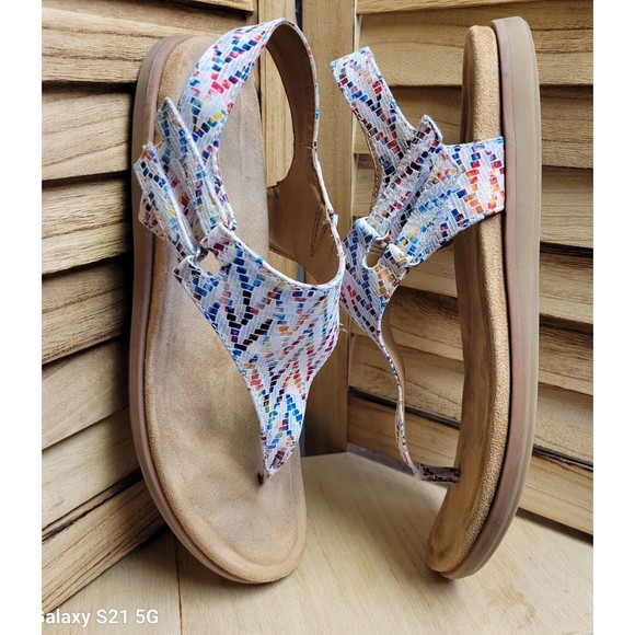 Comfortiva Calina White Multi Thong Wedge Sandal Women's Sleek Adj Strap 10W - Picture 6 of 10